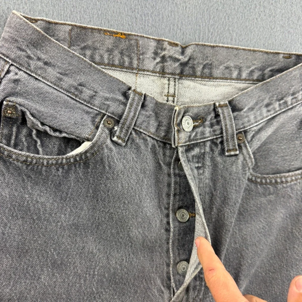 Vintage USA Levis Women's 26x32 Black 70s 80s Button Fly Straight Leg Dark Wash